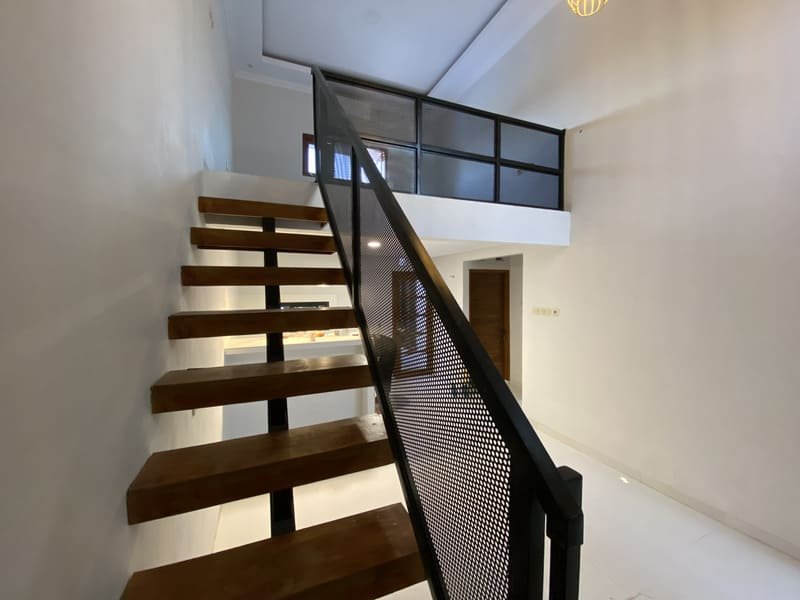Proyek Rumah Tingal Dengan Mezzanine (5)